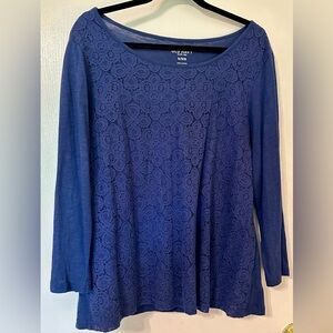 Old Navy 3/4 sleeve blue lace front tee. Size XL